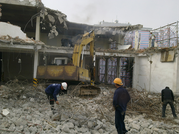 Công ty phá dỡ nhà tại quận Bình Tân